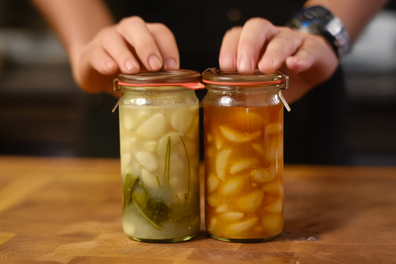 Fermentierter Knoblauch nach altpolnischer und asiatischer Art  zwei Methoden fr aromatische Vorrfte