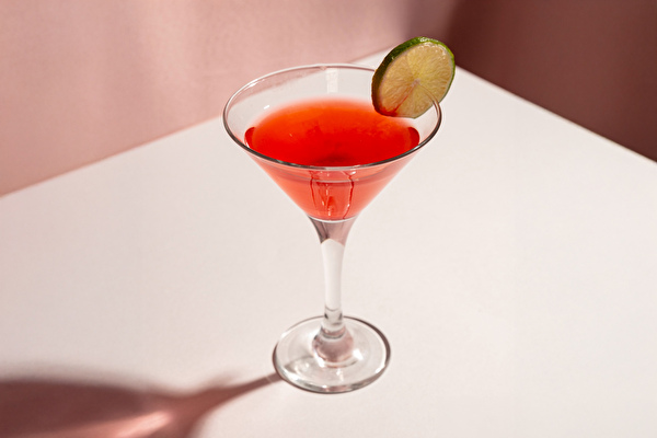 Cosmopolitan – a timeless cocktail in a homemade version