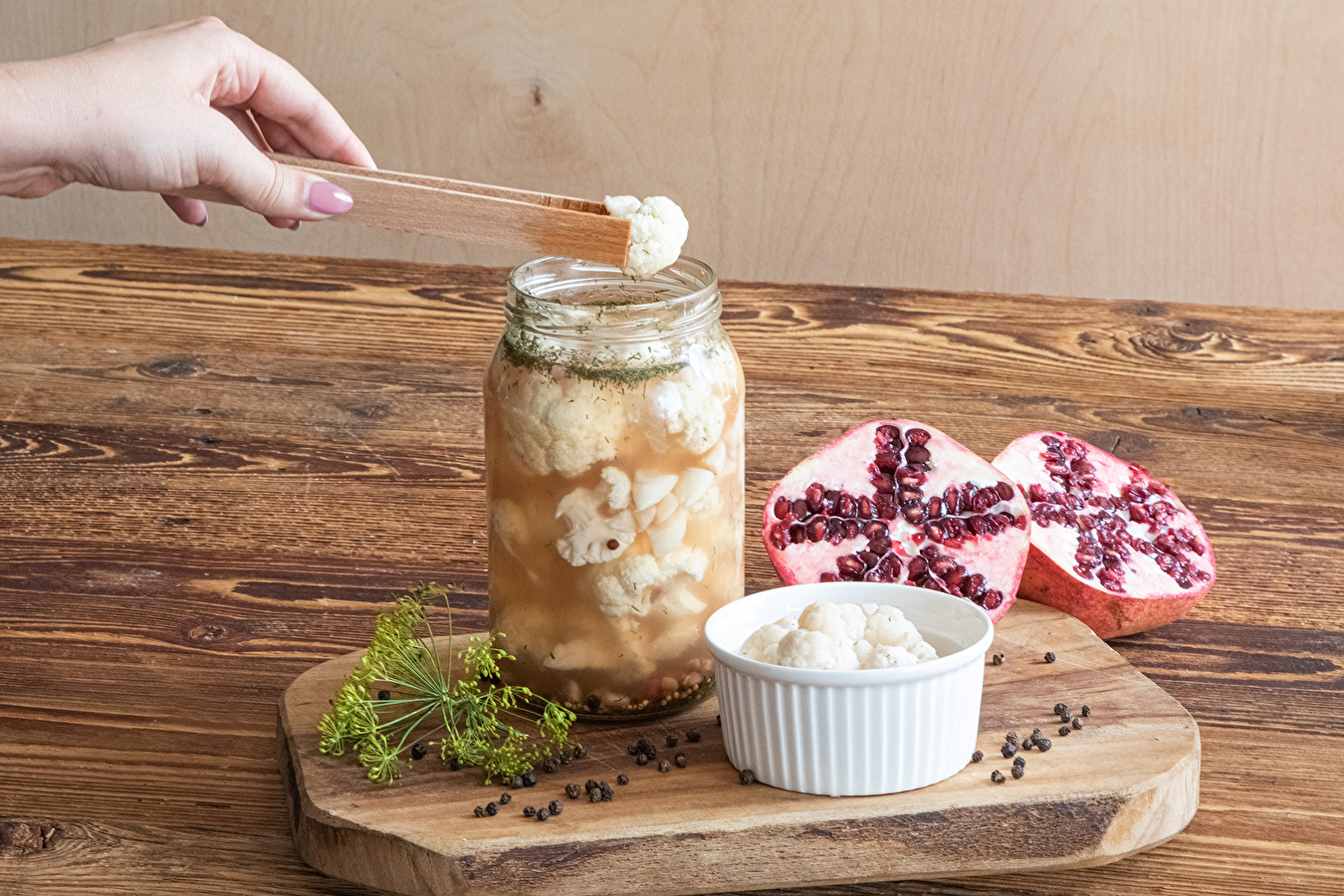 Lacto-fermented cauliflower with pomegranate