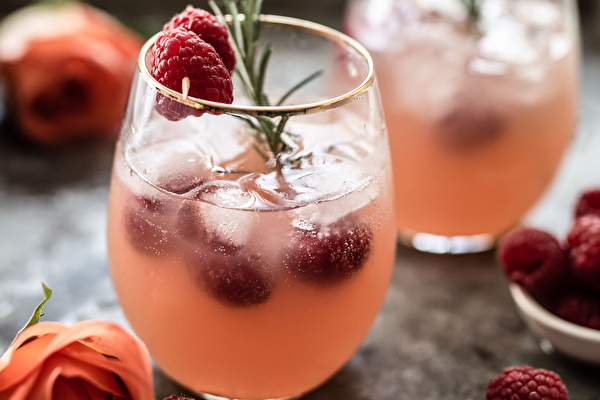 Homemade raspberry wine - semi-sweet