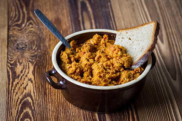 Паста из красной чечевицы